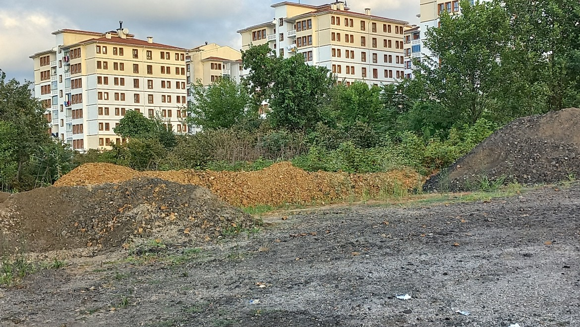 BEŞİKDÜZÜ TOKİ DE SATILIK 2+1 DAİRE
