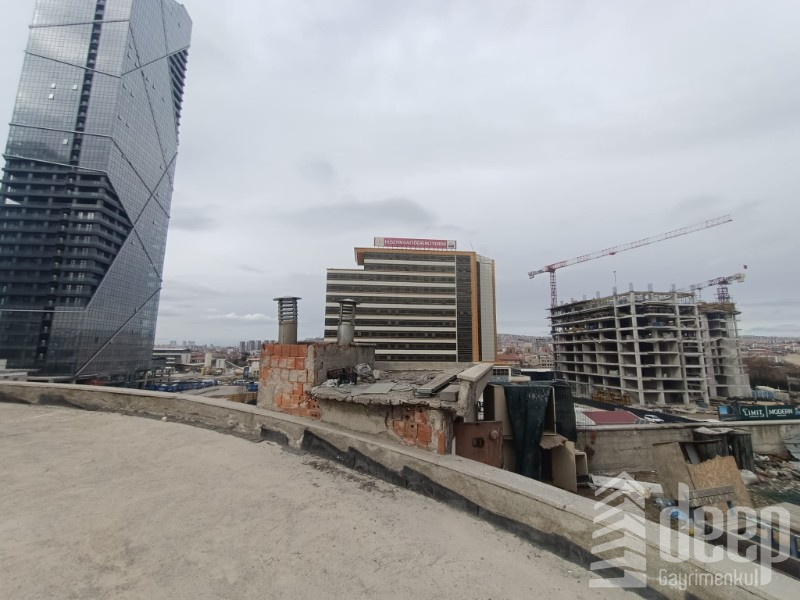 DEEP'TEN ANKARA'DA CADDE ÜZERİNDE YATIRIMLIK DÜKKAN