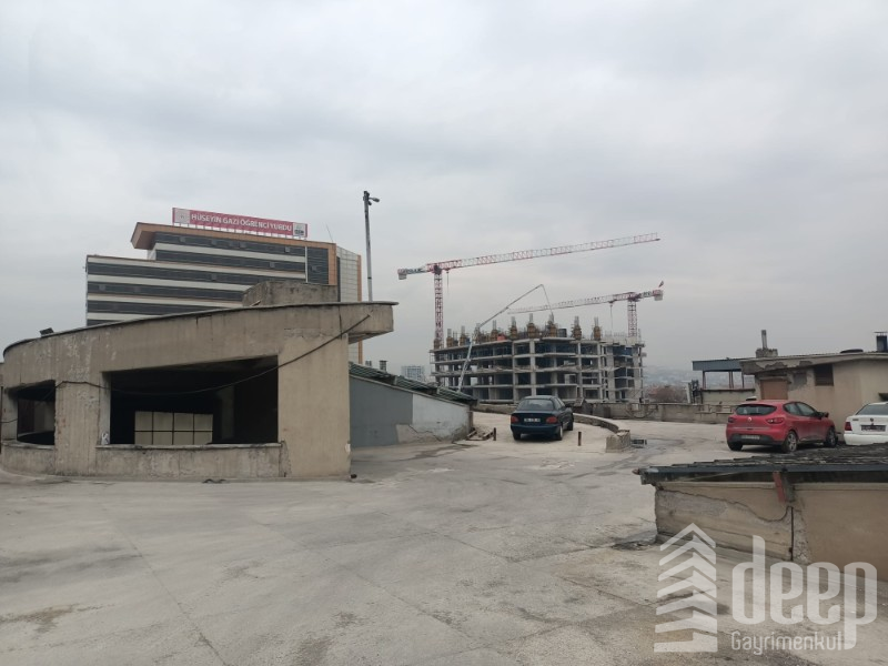 DEEP'TEN ANKARA'DA CADDE ÜZERİNDE YATIRIMLIK DÜKKAN