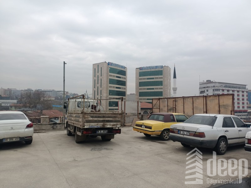 DEEP'TEN ANKARA'DA CADDE ÜZERİNDE YATIRIMLIK DÜKKAN