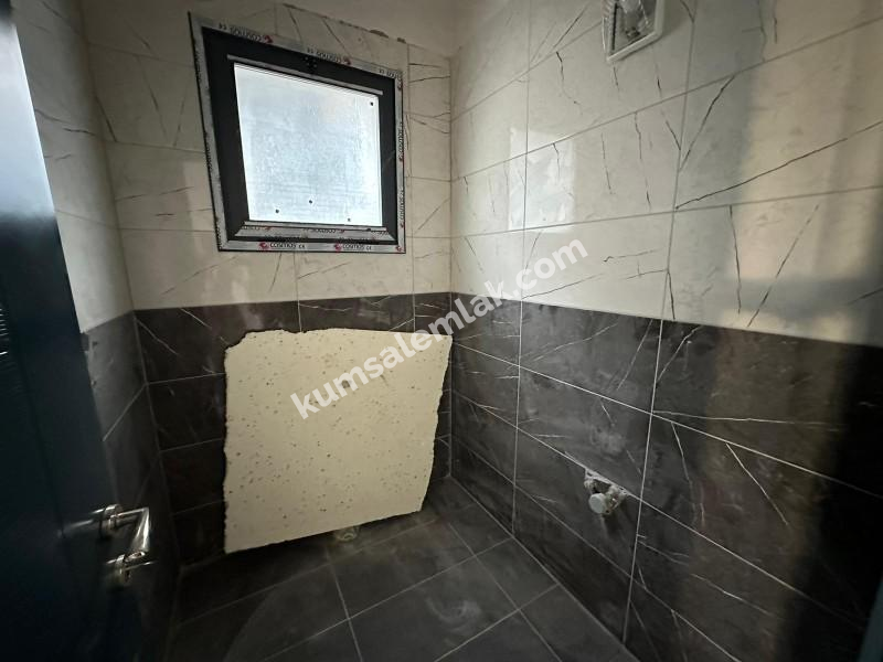 LEFKOŞA DEMİRHAN  ANA CADDE ÜZERİ AYLIK ÖDEMELİ KİRALIK  İŞ YERİ 