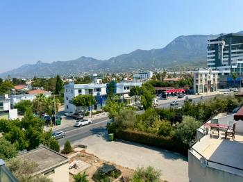 Tek Yetkili Kıbrıs Girne Merkez de Türk Tapulu Havuzlu Perla  Residence da  Satılık 2+1 Residence