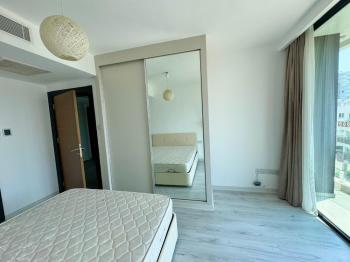 Tek Yetkili Kıbrıs Girne Merkez de Türk Tapulu Havuzlu Perla  Residence da  Satılık 2+1 Residence