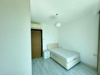 Tek Yetkili Kıbrıs Girne Merkez de Türk Tapulu Havuzlu Perla  Residence da  Satılık 2+1 Residence