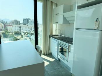 Tek Yetkili Kıbrıs Girne Merkez de Türk Tapulu Havuzlu Perla  Residence da  Satılık 2+1 Residence