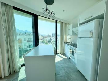 Tek Yetkili Kıbrıs Girne Merkez de Türk Tapulu Havuzlu Perla  Residence da  Satılık 2+1 Residence