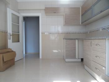 ÇORLUDA RESMİ KURUM VE FABRİKA SERVİS GÜZERGAHINDA 3+1 KİRALIK DAİRE 