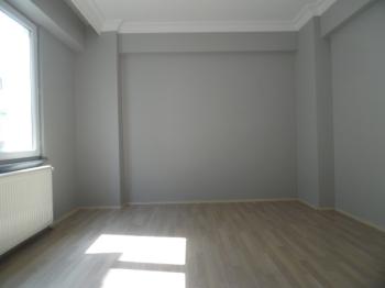ÇORLUDA RESMİ KURUM VE FABRİKA SERVİS GÜZERGAHINDA 3+1 KİRALIK DAİRE 