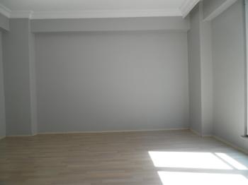 ÇORLUDA RESMİ KURUM VE FABRİKA SERVİS GÜZERGAHINDA 3+1 KİRALIK DAİRE 