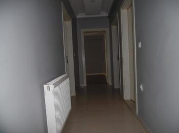 ÇORLUDA FABRİKA SERVİS DURAKLARINA YAKIN 2+1 İSKANLI DAİRE 