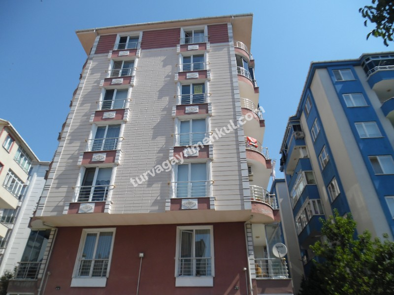 ÇORLUDA RESMİ KURUM VE FABRİKA SERVİS GÜZERGAHINDA 3+1 KİRALIK DAİRE 
