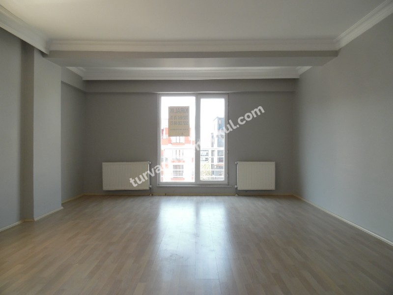 ÇORLUDA RESMİ KURUM VE FABRİKA SERVİS GÜZERGAHINDA 3+1 KİRALIK DAİRE 