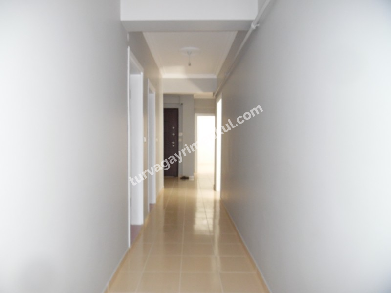 ÇORLUDA RESMİ KURUM VE FABRİKA SERVİS GÜZERGAHINDA 3+1 KİRALIK DAİRE 