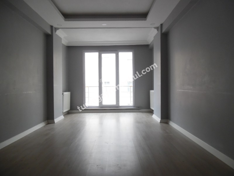 ÇORLUDA FABRİKA SERVİS DURAKLARINA YAKIN 2+1 İSKANLI DAİRE 
