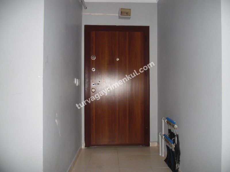 ÇORLUDA FABRİKA SERVİS DURAKLARINA YAKIN 2+1 İSKANLI DAİRE 
