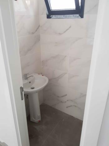 KKTC Girne Merkez Ana Cadde Üzeri Kiralık Dükkan
