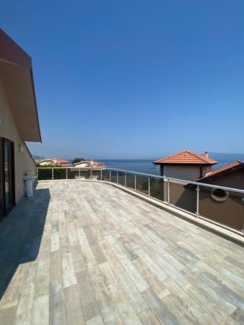 EMLAK HABERCİSİ 'NDEN MUDANYA GÜZELYALI'DA SİTEİÇİ, KAT MÜLKİYETLİ, DENİZ MANZARALI, SATILIK 5+1 VİLLA