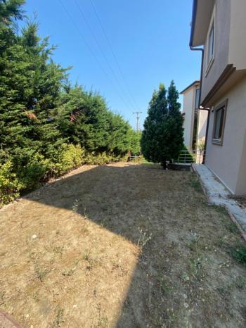 EMLAK HABERCİSİ 'NDEN MUDANYA GÜZELYALI'DA SİTEİÇİ, KAT MÜLKİYETLİ, DENİZ MANZARALI, SATILIK 5+1 VİLLA