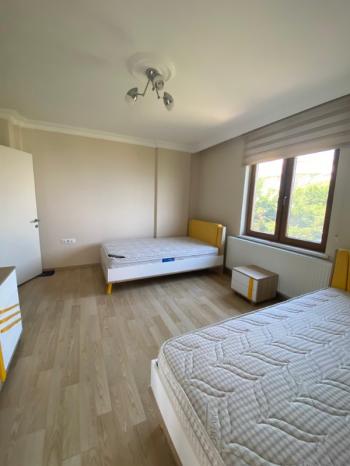 EMLAK HABERCİSİ 'NDEN MUDANYA GÜZELYALI'DA SİTEİÇİ, KAT MÜLKİYETLİ, DENİZ MANZARALI, SATILIK 5+1 VİLLA