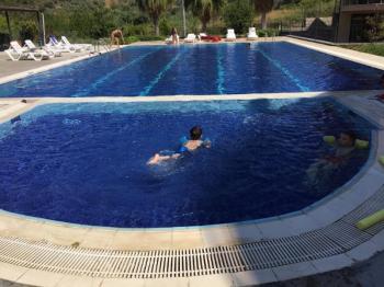 EMLAK HABERCİSİ 'NDEN MUDANYA GÜZELYALI'DA SİTEİÇİ, KAT MÜLKİYETLİ, DENİZ MANZARALI, SATILIK 5+1 VİLLA