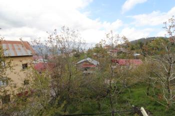 ASLAN'DAN AYVAGEDİĞİ MERKEZ DE 550 M2 ARSA İÇİ SATILIK BİNA