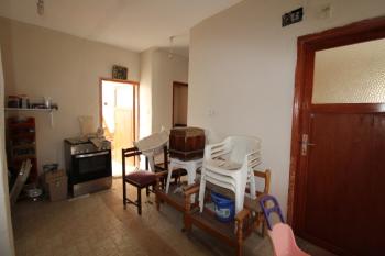 ASLAN'DAN AYVAGEDİĞİ MERKEZ DE 550 M2 ARSA İÇİ SATILIK BİNA