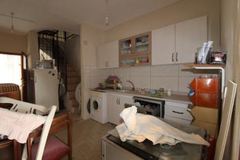 ASLAN'DAN AYVAGEDİĞİ MERKEZ DE 550 M2 ARSA İÇİ SATILIK BİNA