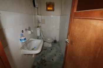 ASLAN'DAN AYVAGEDİĞİ MERKEZ DE 550 M2 ARSA İÇİ SATILIK BİNA