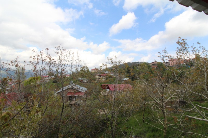 ASLAN'DAN AYVAGEDİĞİ MERKEZ DE 550 M2 ARSA İÇİ SATILIK BİNA