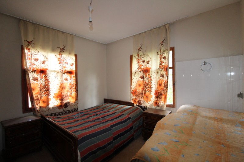 ASLAN'DAN AYVAGEDİĞİ MERKEZ DE 550 M2 ARSA İÇİ SATILIK BİNA