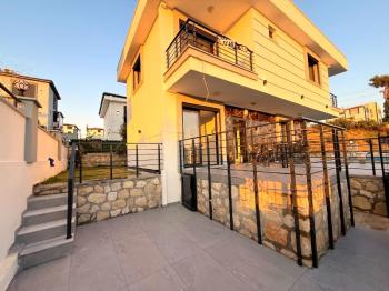Didim Hisar Mahallesinde Köşe Parsel Villa
