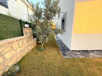 Didim Hisar Mahallesinde Köşe Parsel Villa