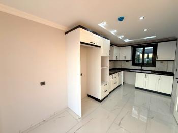 Didim Hisar Mahallesinde Köşe Parsel Villa