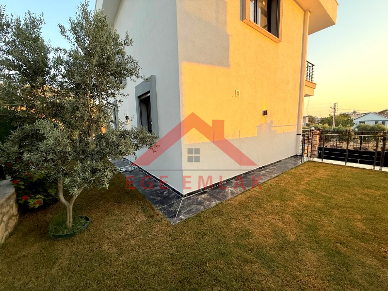 Didim Hisar Mahallesinde Köşe Parsel Villa