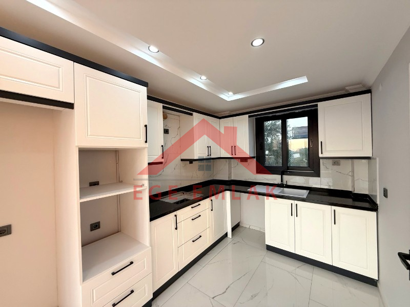 Didim Hisar Mahallesinde Köşe Parsel Villa