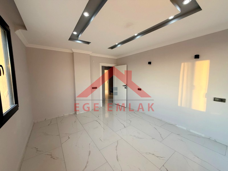 Didim Hisar Mahallesinde Köşe Parsel Villa
