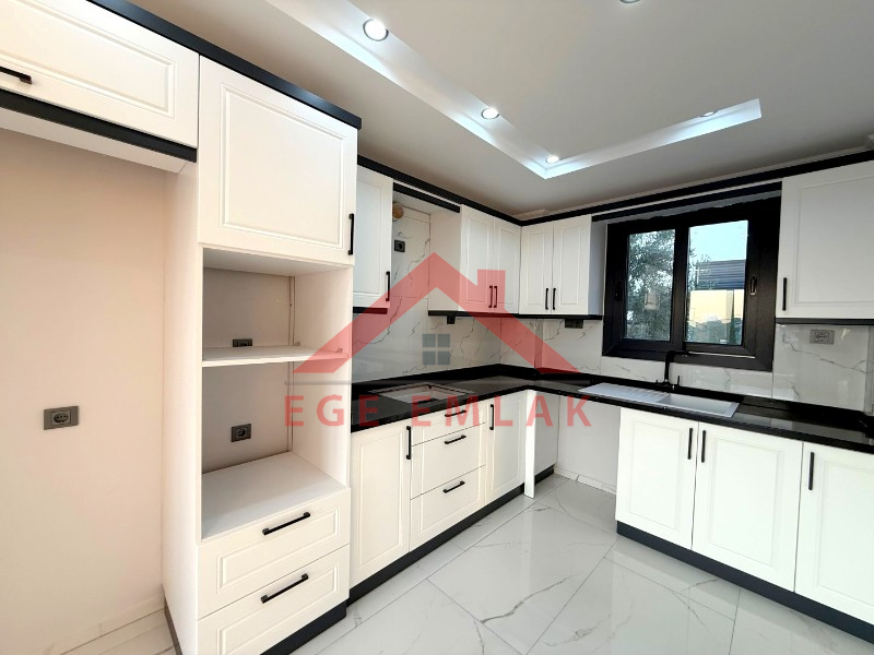 Didim Hisar Mahallesinde Köşe Parsel Villa