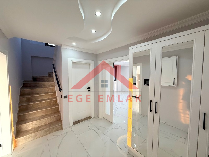 Didim Hisar Mahallesinde Köşe Parsel Villa