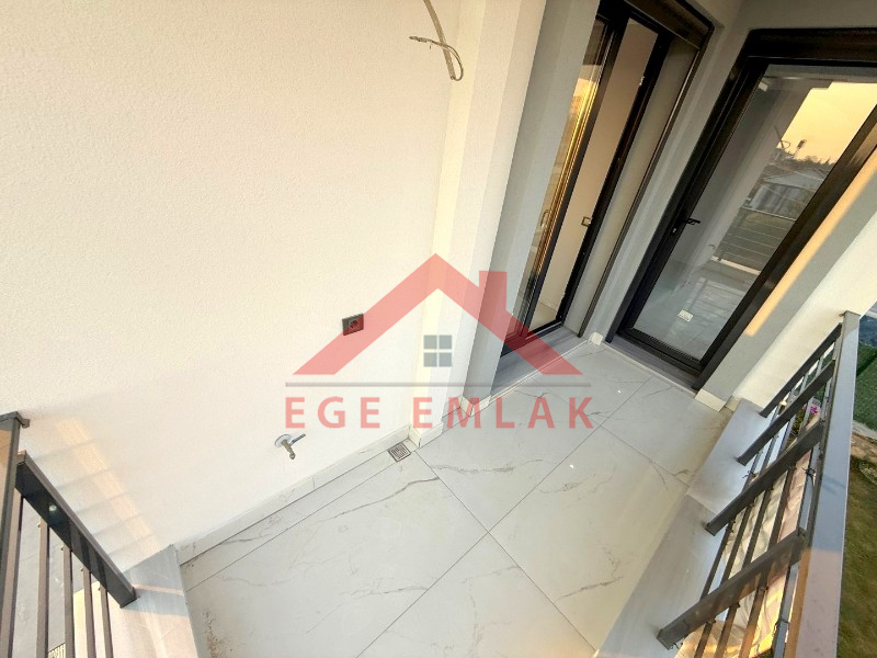 Didim Hisar Mahallesinde Köşe Parsel Villa