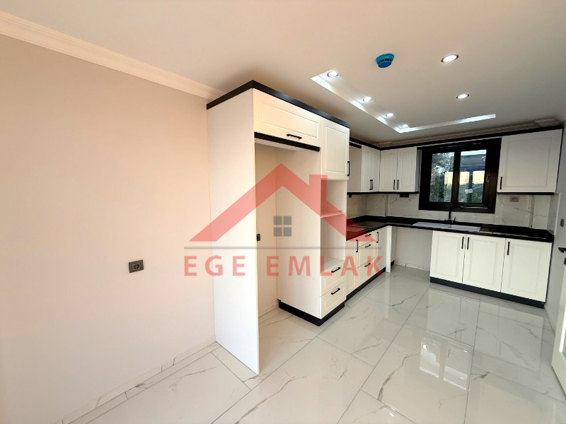 Didim Hisar Mahallesinde Köşe Parsel Villa