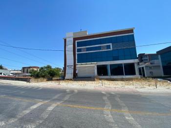 ŞERIFALI YAN YOLA YAKIN KÖŞE PARSEL PLAZA + 450 m2 ARSA 