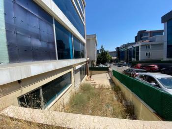 ŞERIFALI YAN YOLA YAKIN KÖŞE PARSEL PLAZA + 450 m2 ARSA 