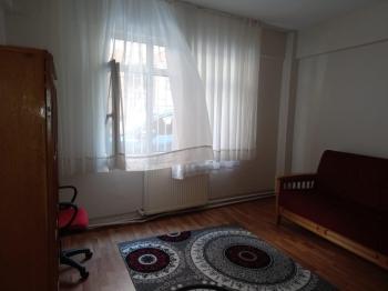 Metro Yakını Aydınlık Kullanışlı 2+1 Kiralık Daire
