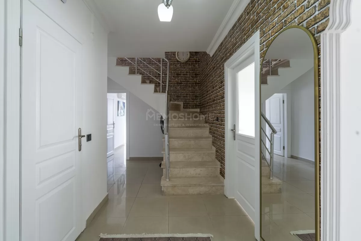 Møblert 4+1-dupleks i Oba