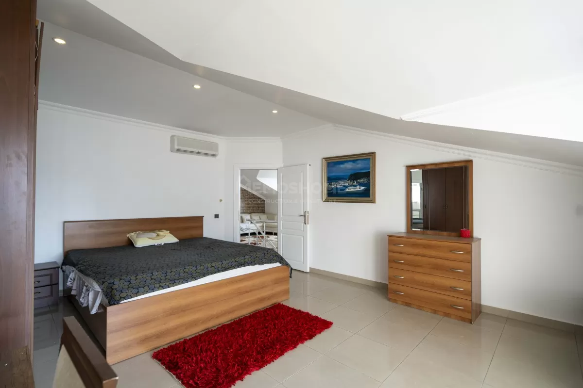 Møblert 4+1-dupleks i Oba