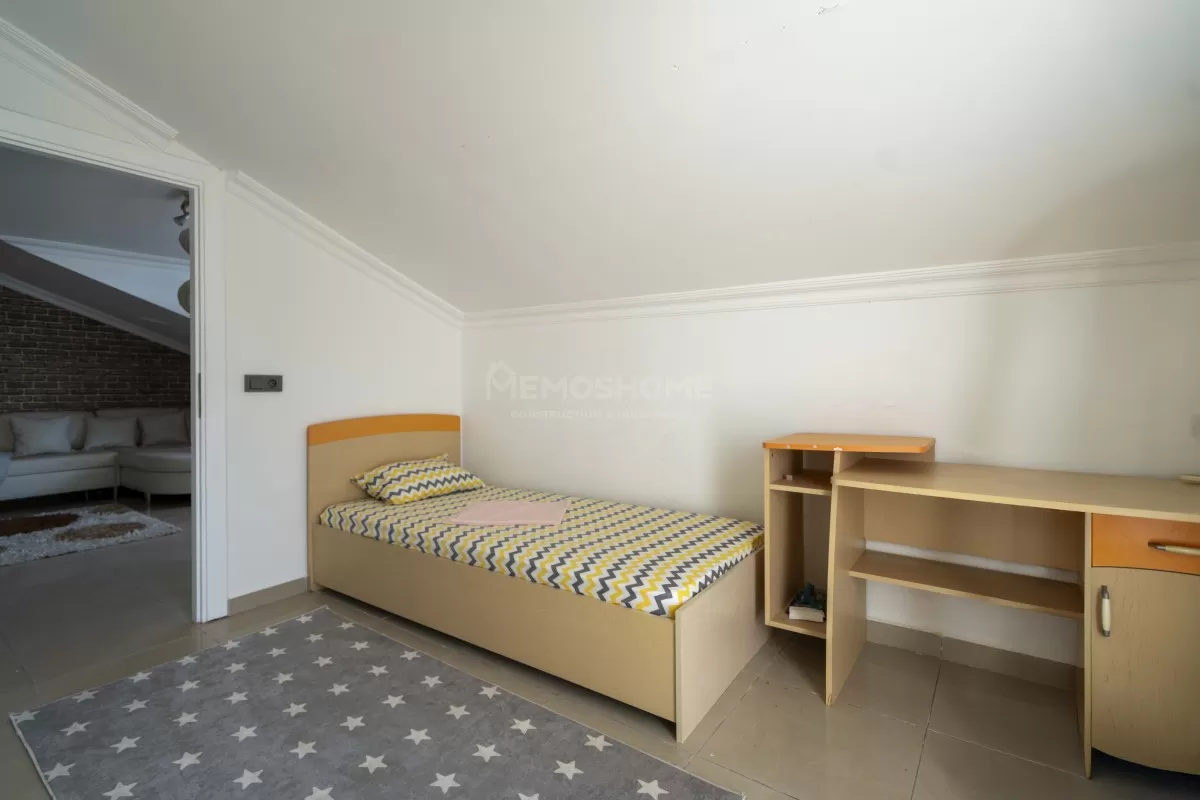 Møblert 4+1-dupleks i Oba