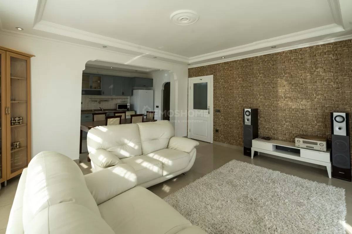 Møblert 4+1-dupleks i Oba