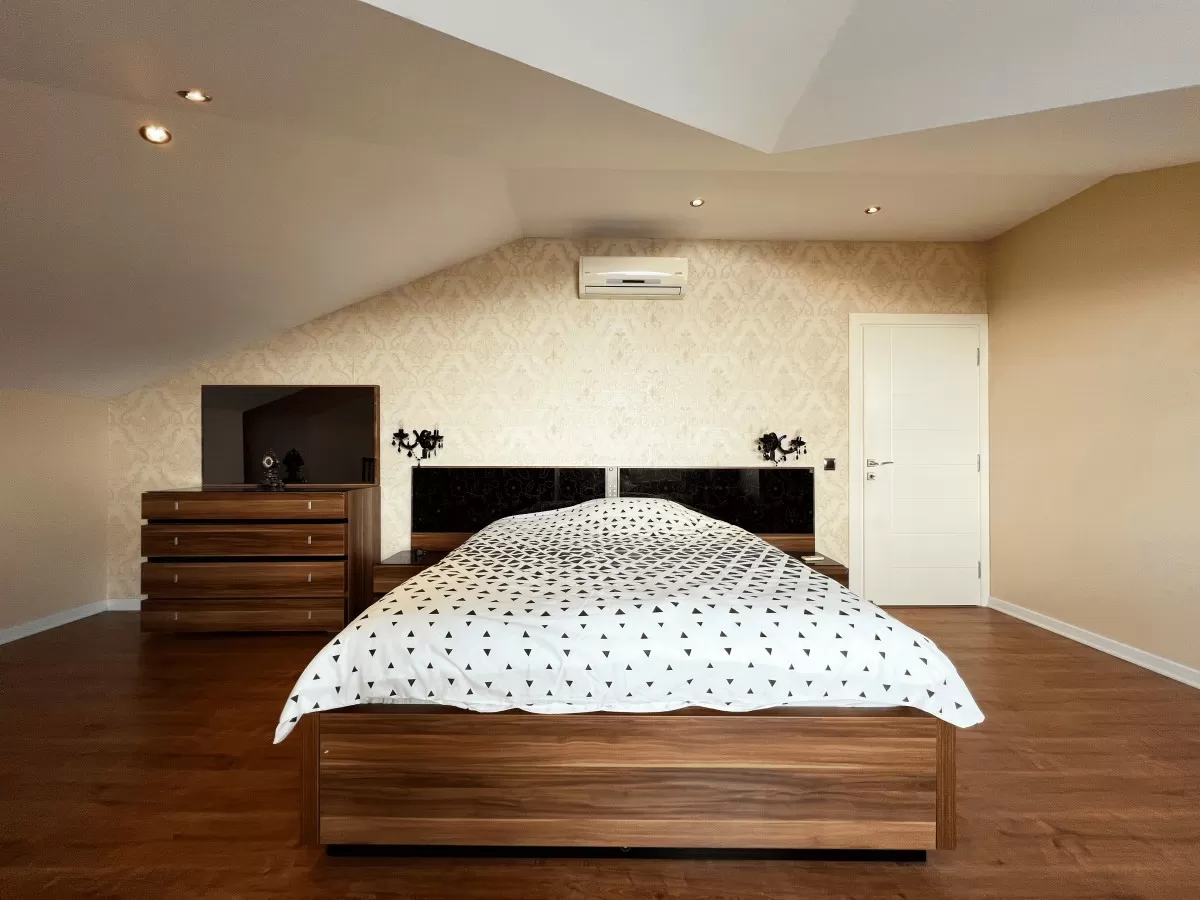 Seafront Luxury Apartment in Oba