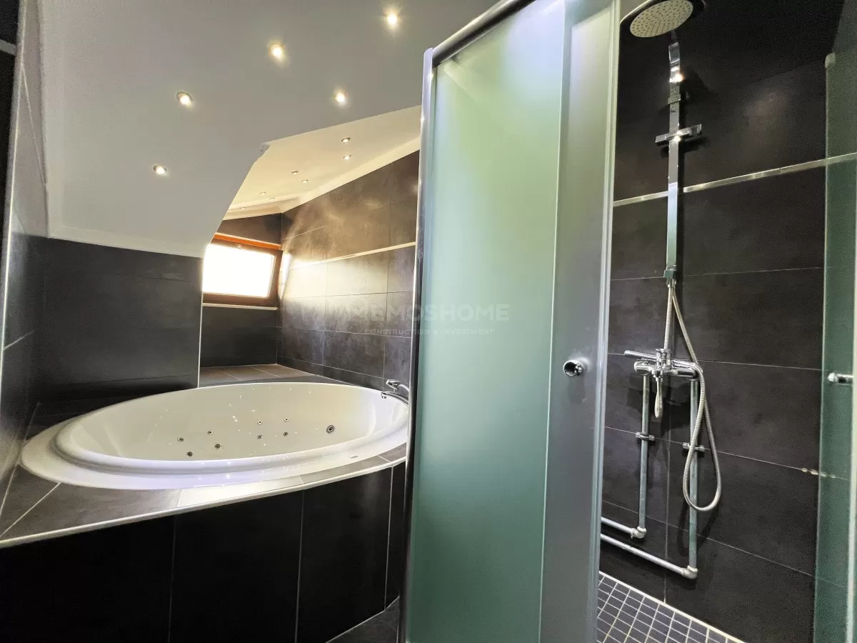 Seafront Luxury Apartment in Oba