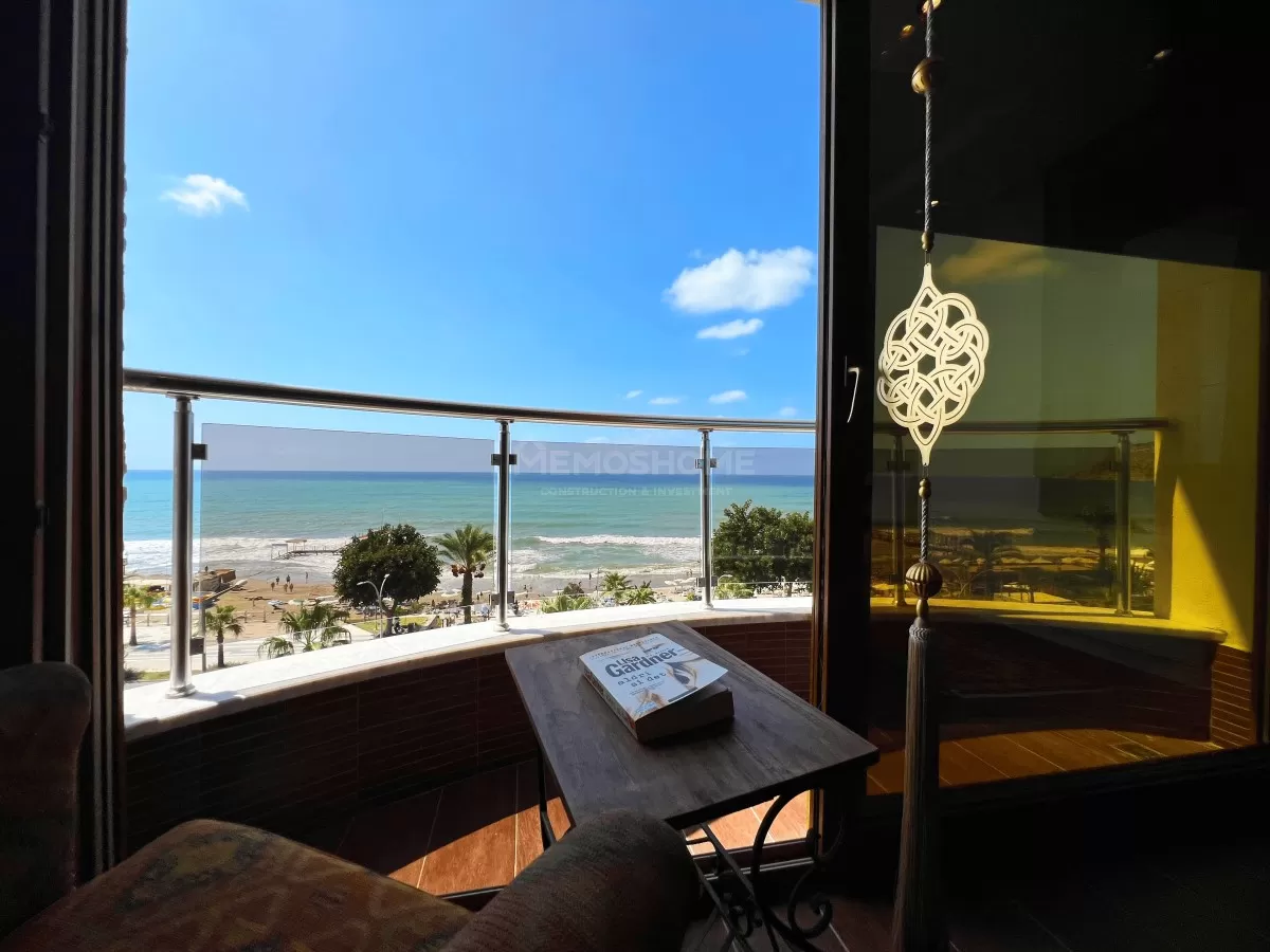 Seafront Luxury Apartment in Oba